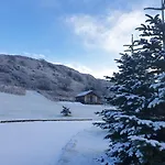 Chalet Newland Valley Log