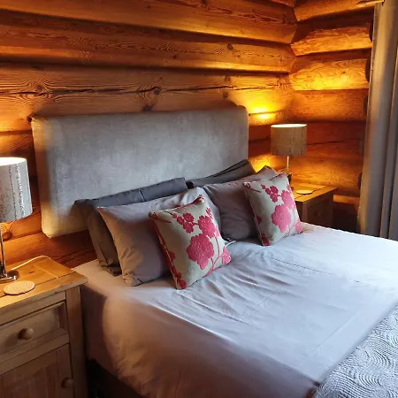 Chalet Newland Valley Log *