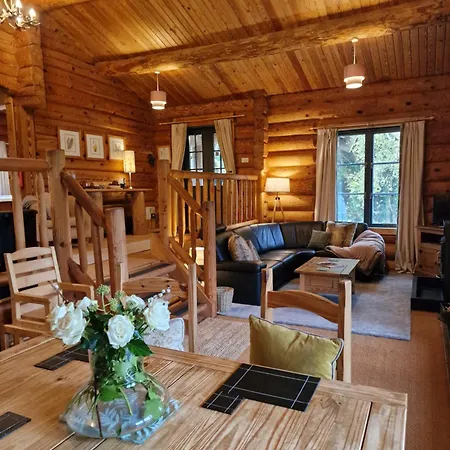 شاليه Newland Valley Log ألفرستون